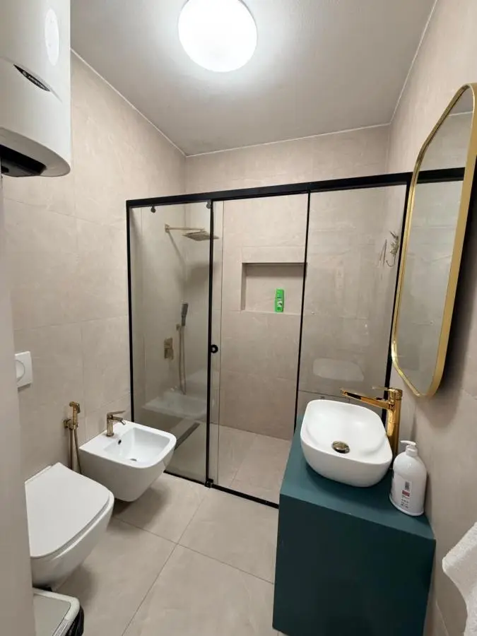 Hugo Apartment