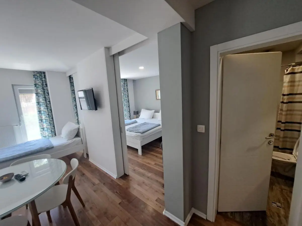 Villa Flower with Free Onsite Parking