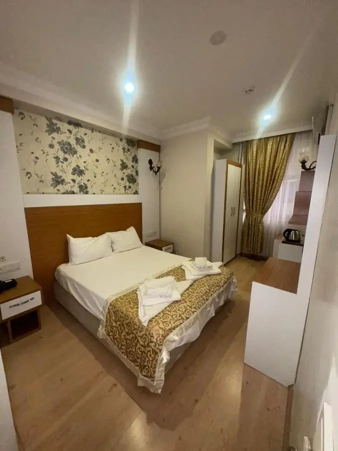 Raimond Hotel