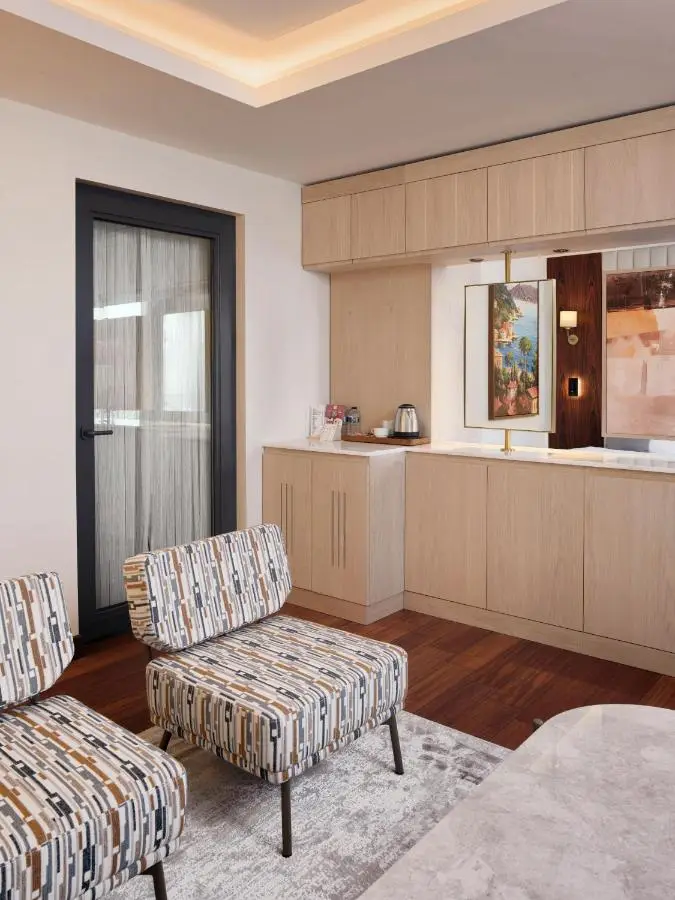 Shining Star Hotel