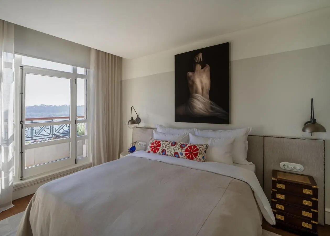 Hovagimyan Hotel and Suites