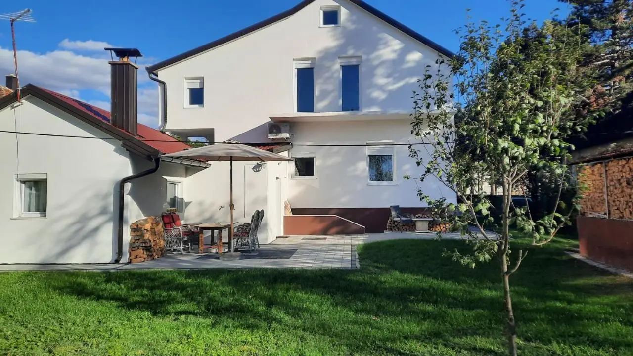 7 Kućica
