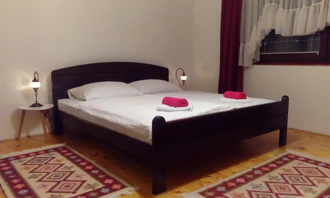 Honey Apartments