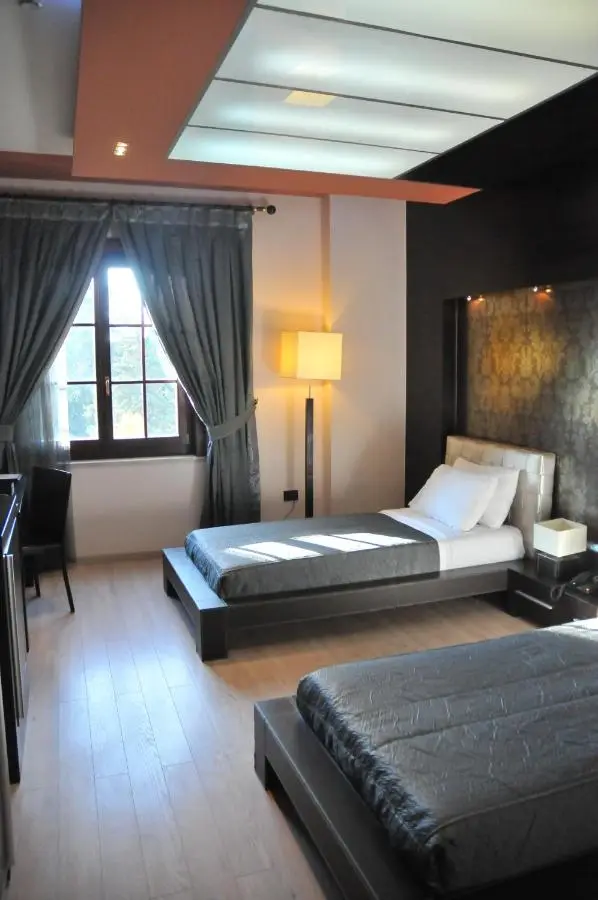 MonarC Hotel