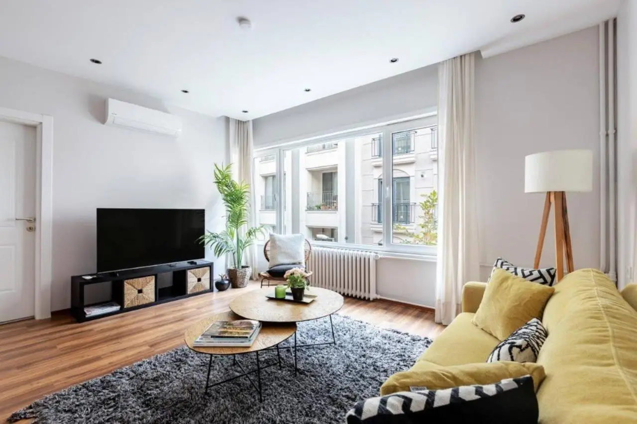 Spacious Modern Airy 4Bed2Bath Central Home! #369