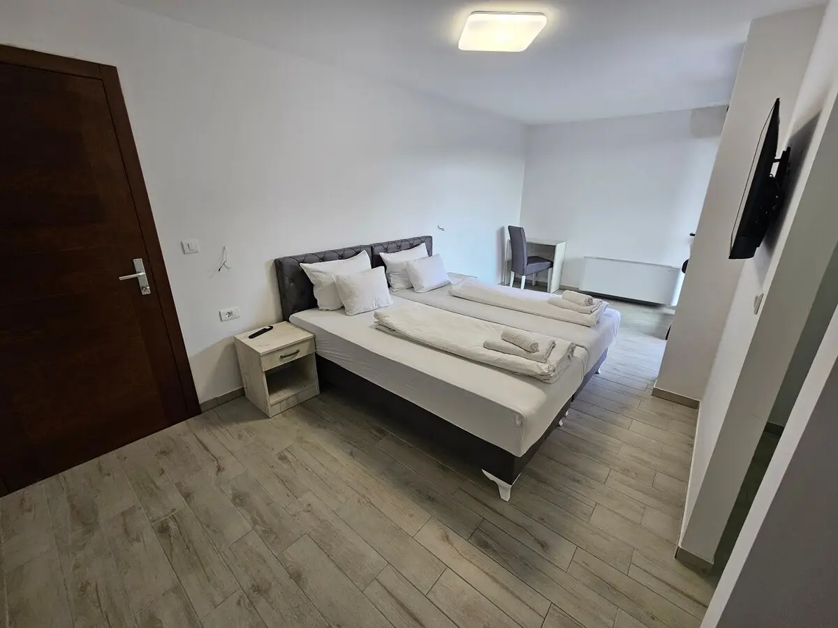 1BDR apartment, shared pool, kitchen, balcony, C23