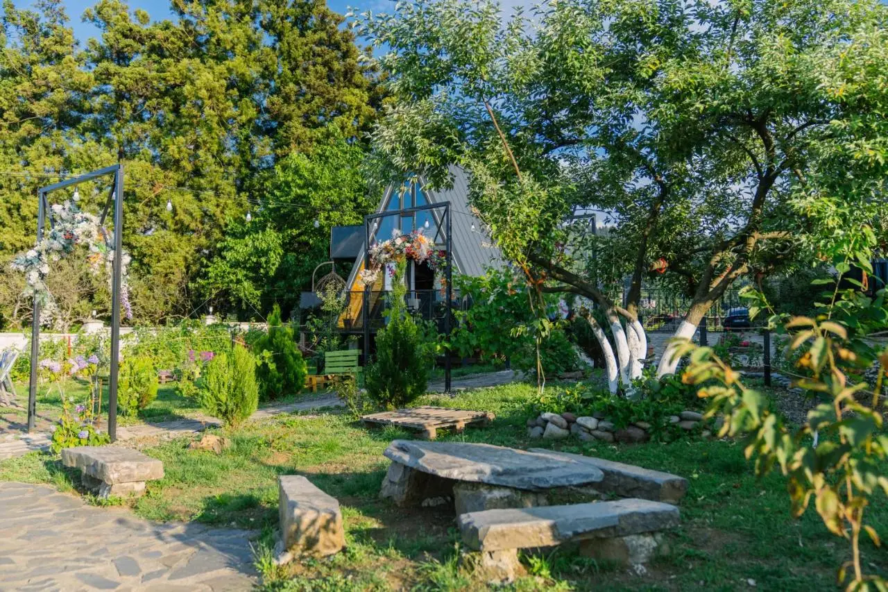 La'Familia Cottages