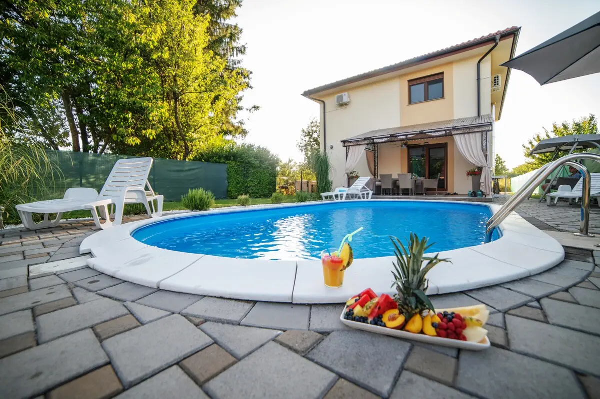 Riverside Plaza Villa