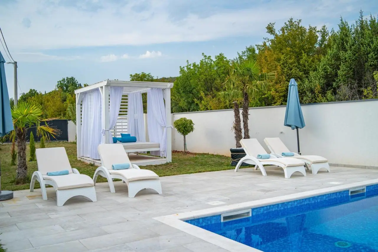 Villa 7