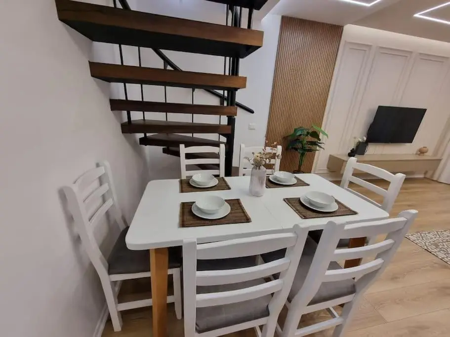 Central Continental Apartment