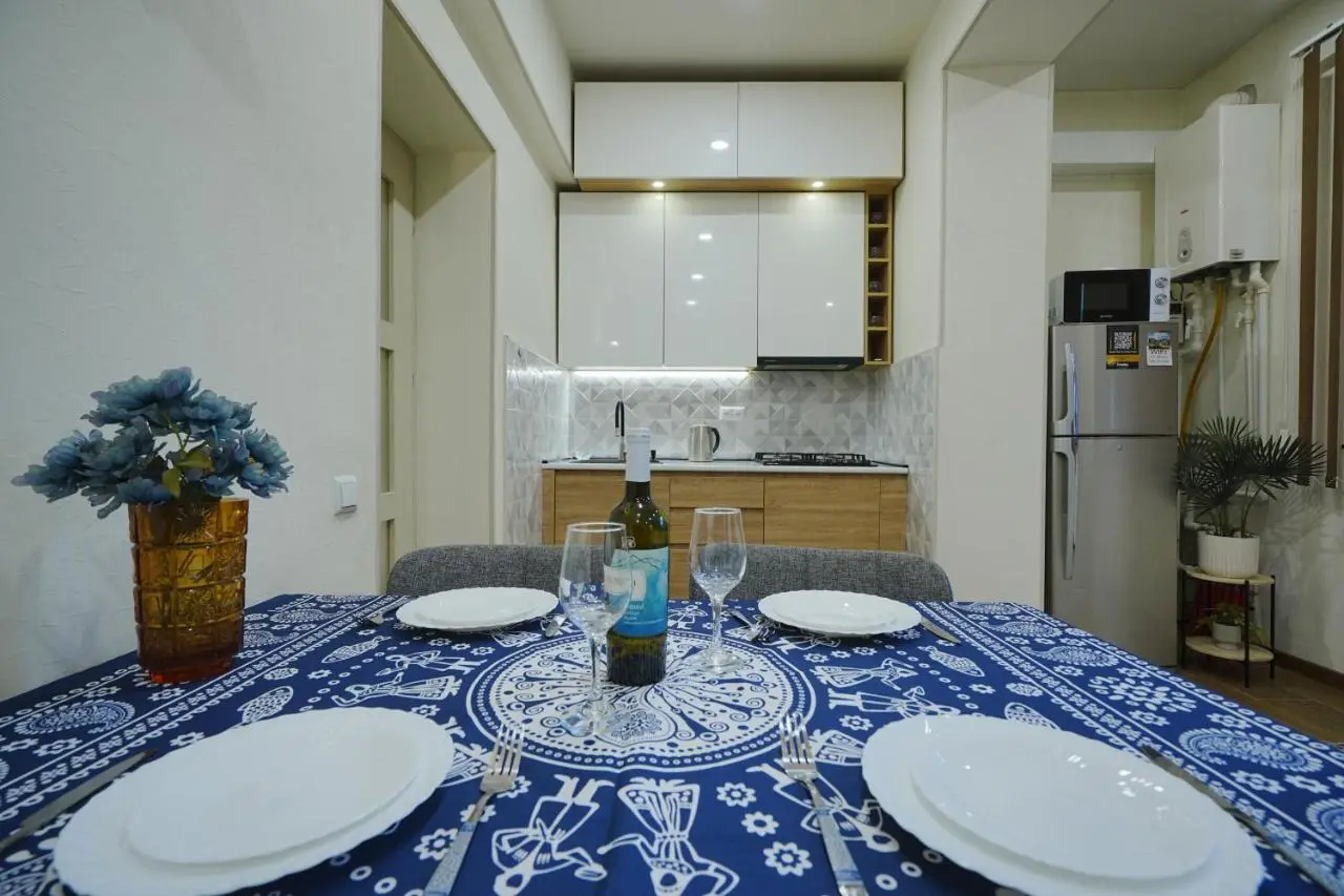 Cozy Apartment Near Holiday Inn