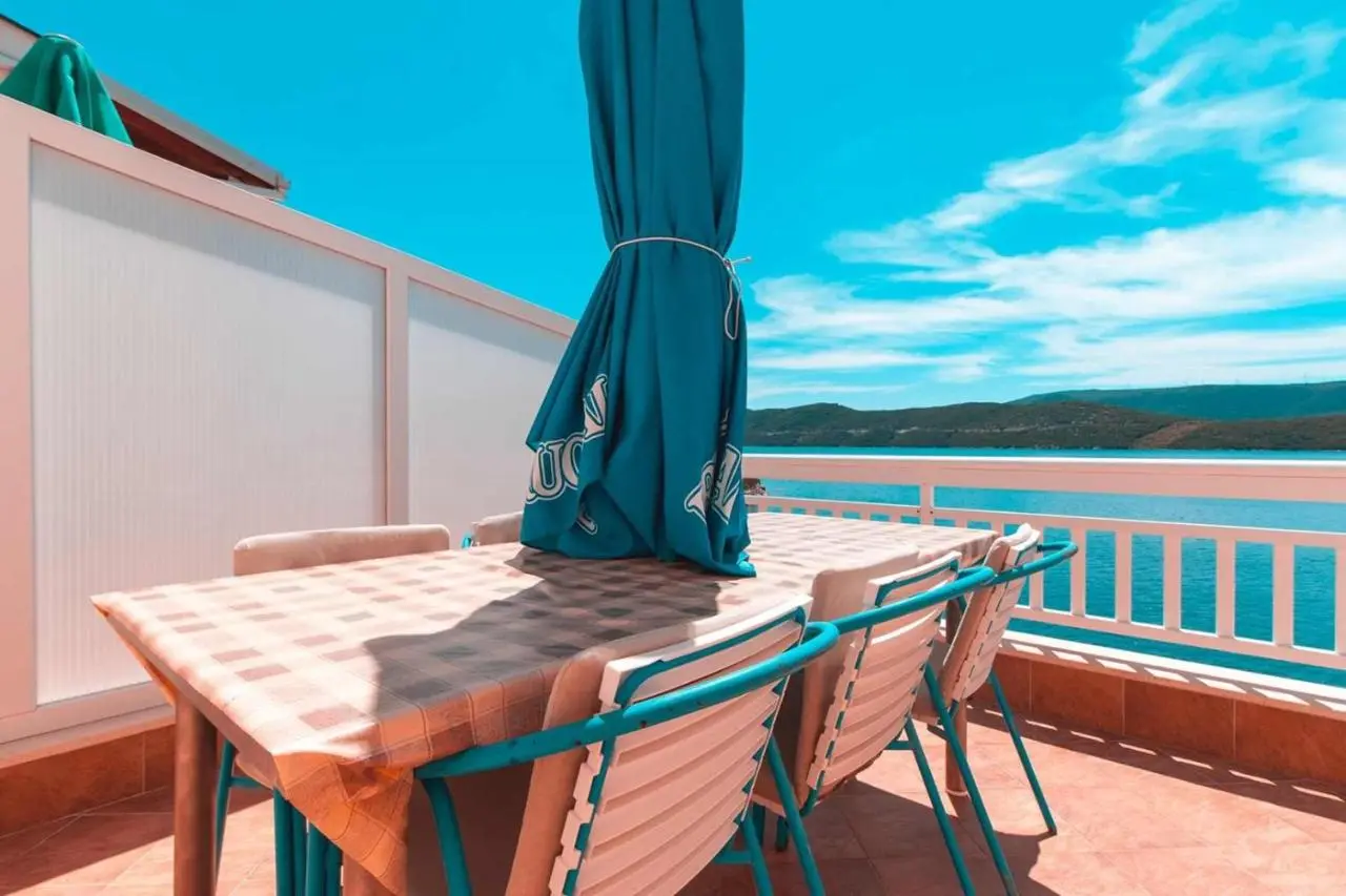 Villa Raguž sa Privatnom plažom i Garažom