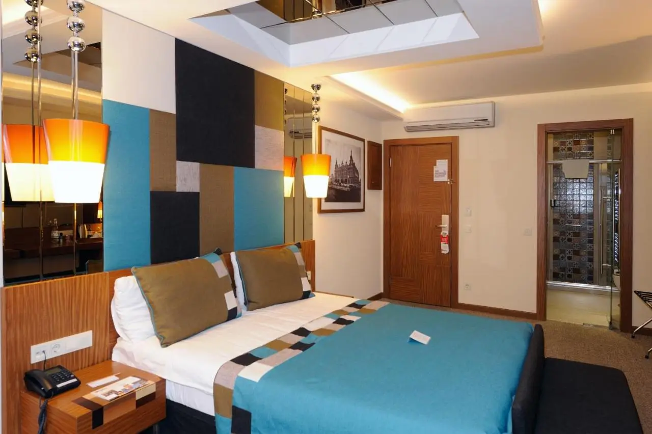 Collage Pera Hotel