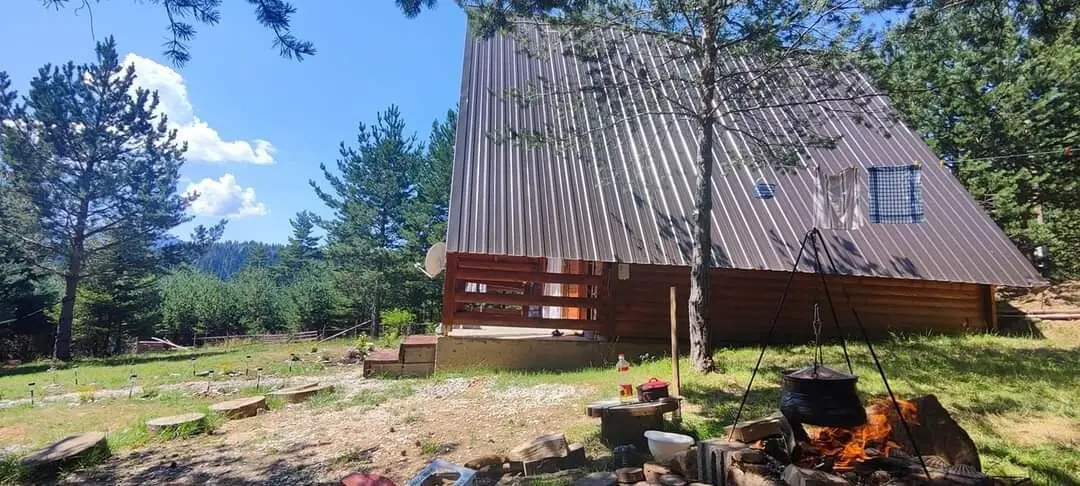 Cozy Forest Hut near Sarajevo with outdoor hot tub