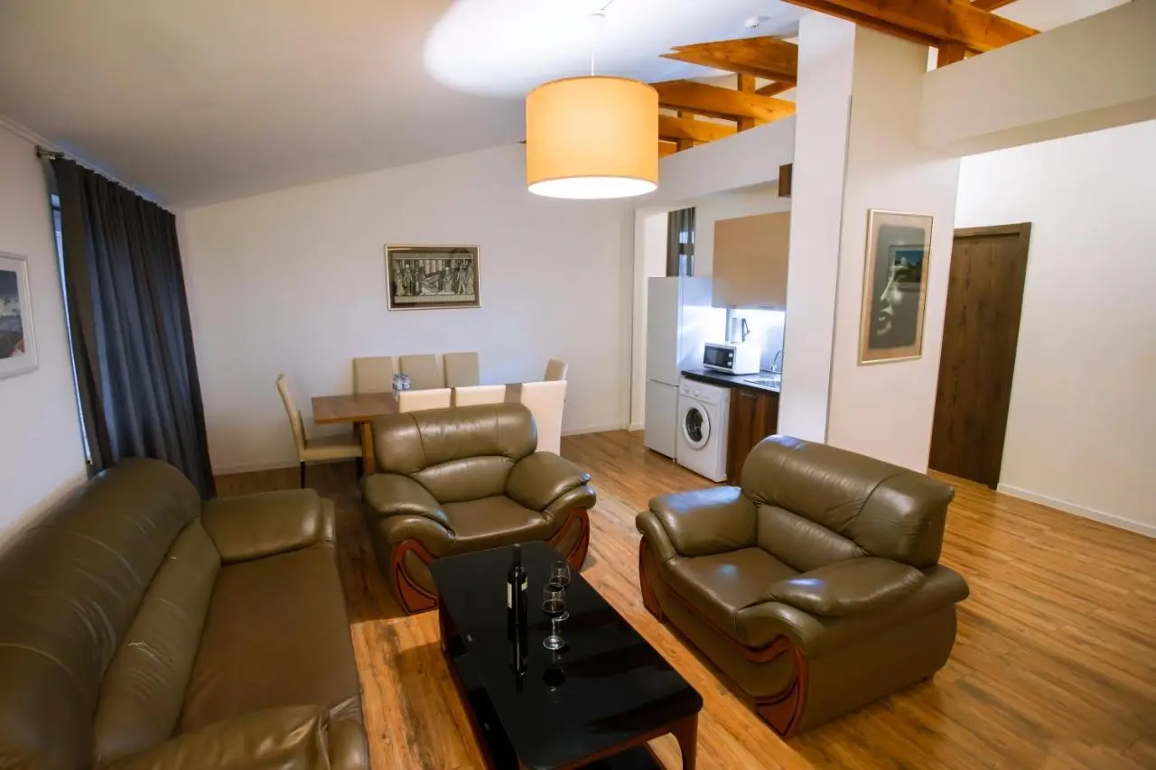 Apart Hotel West