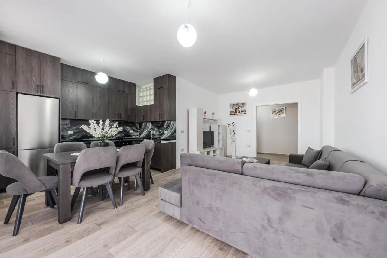 City Escape Apartment by PikHost