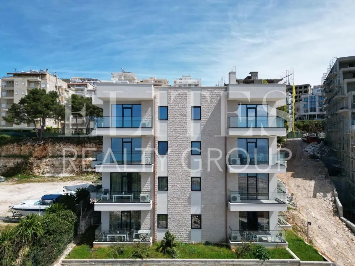 Beachfront Apartments- Horizon Residence