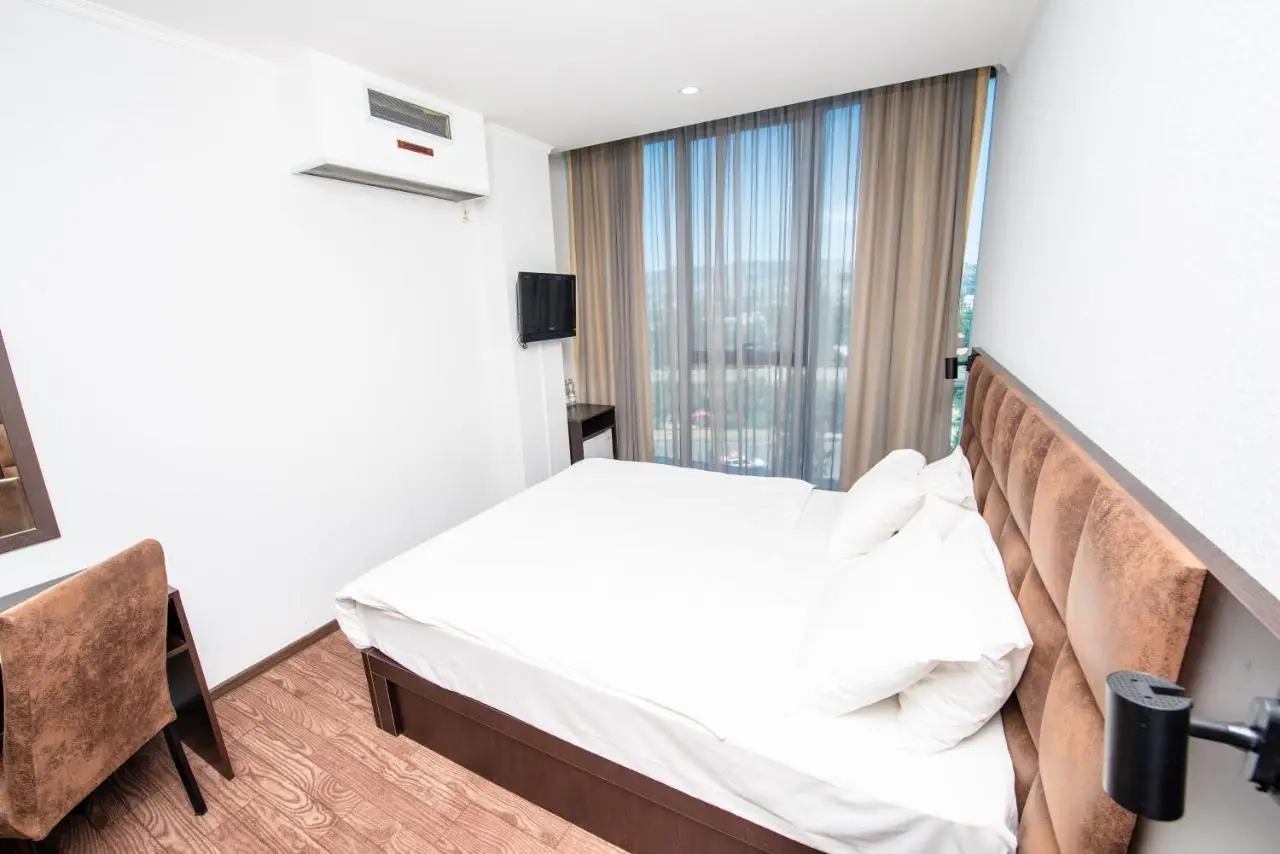 Hotel Shine Palace