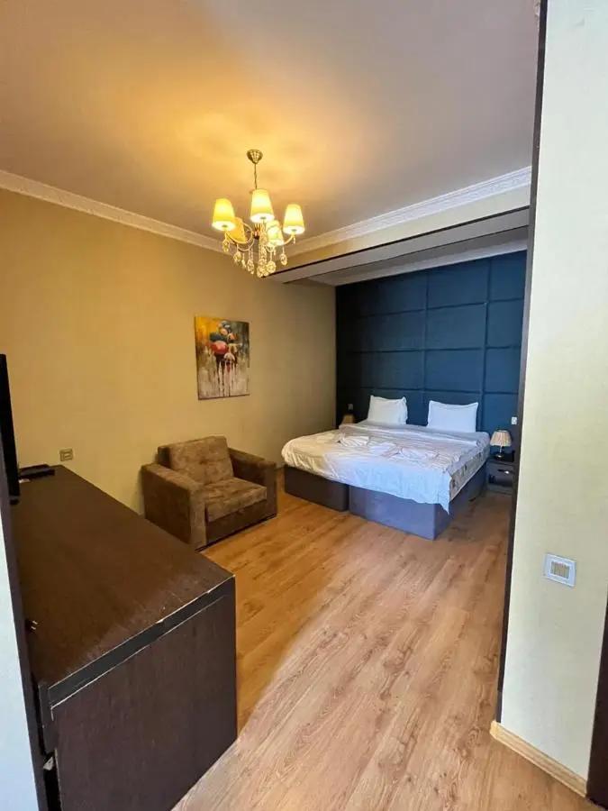 Family Golden Street Hotel