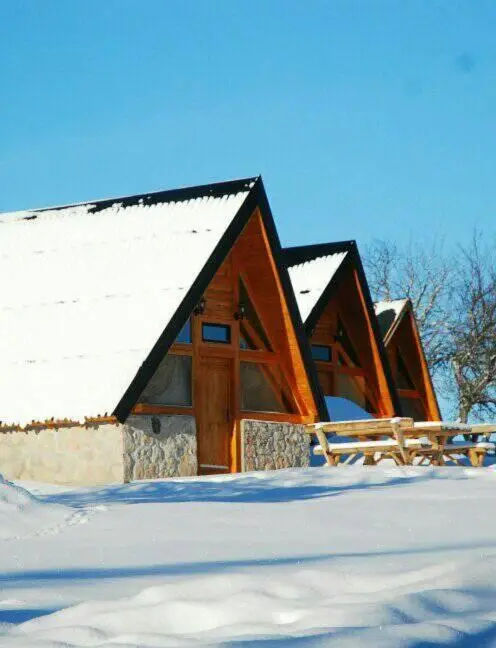 Mountain bungalows and a Hobbit House - Jazavčije Rupe