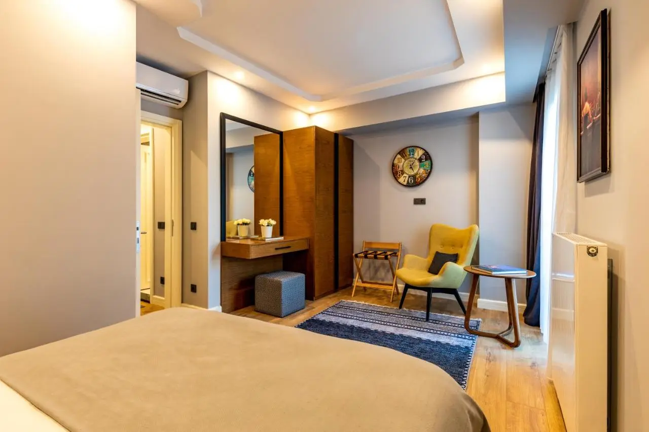 SALA SUITES