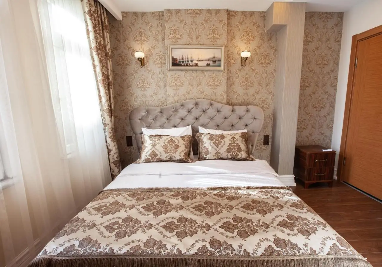 Rose Mansion by Otantik Suites