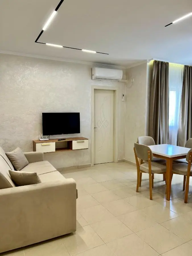 Kamberi Hotel & Apartments