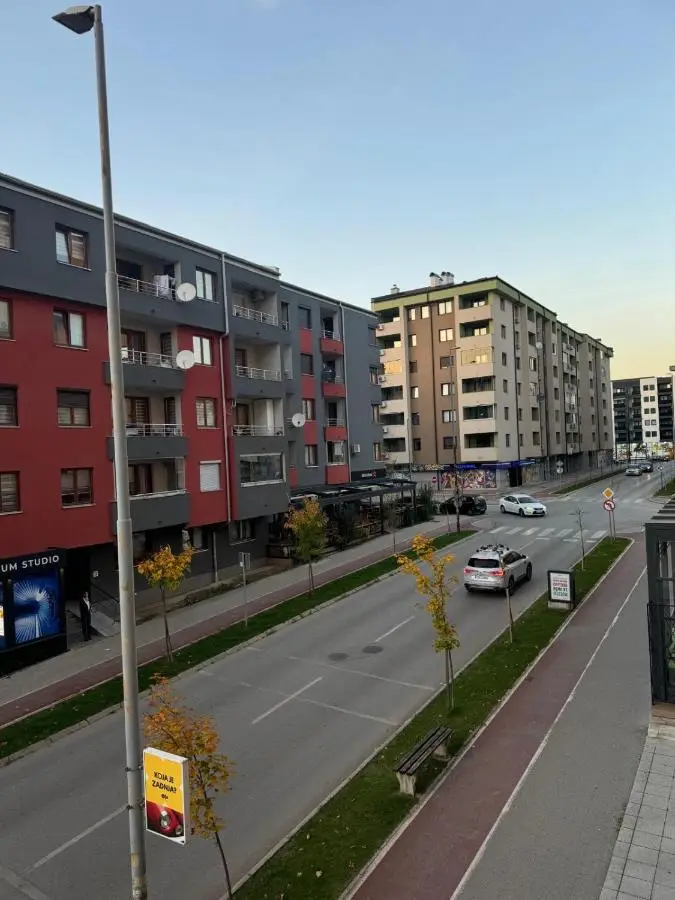 M apartman, Istočno Sarajevo, Lukavica