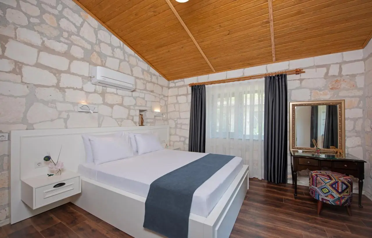 Yusalis Garden Hotel