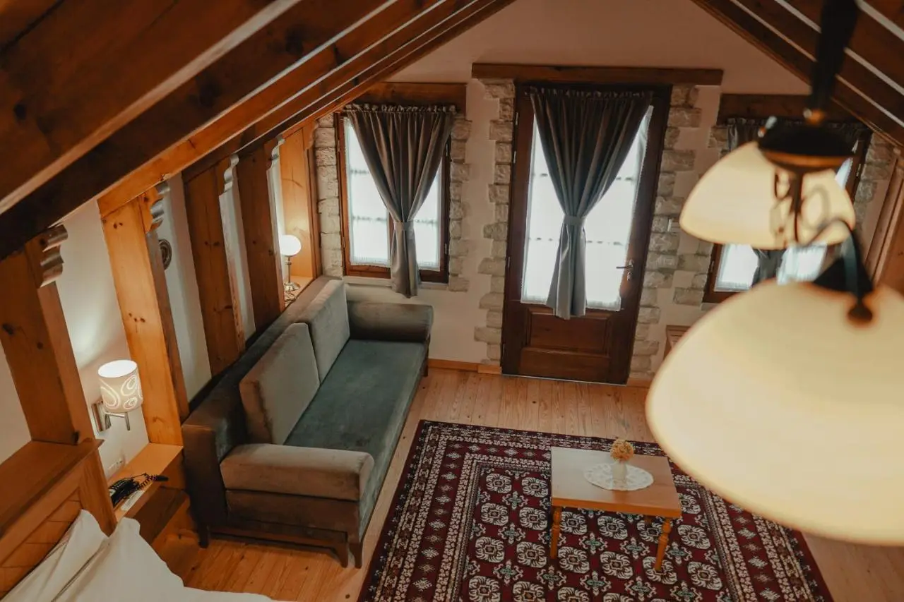 Hotel Argjiro