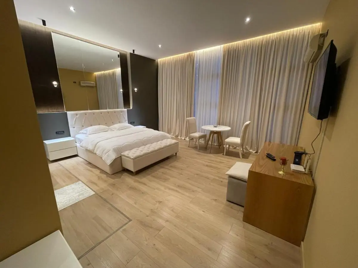Luxury Jacuzzi Suite- Astir,Tirana