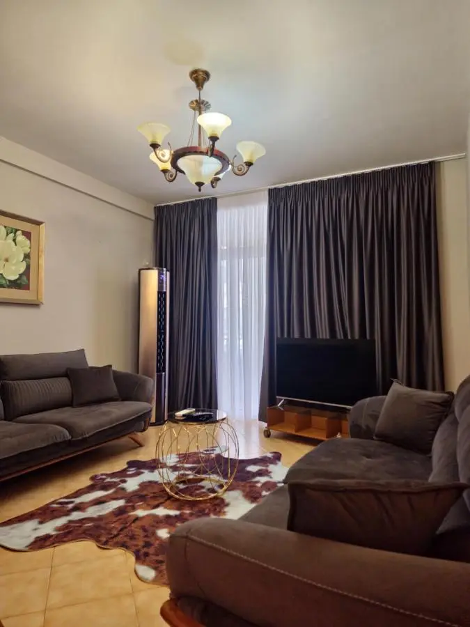 Elly Apartment