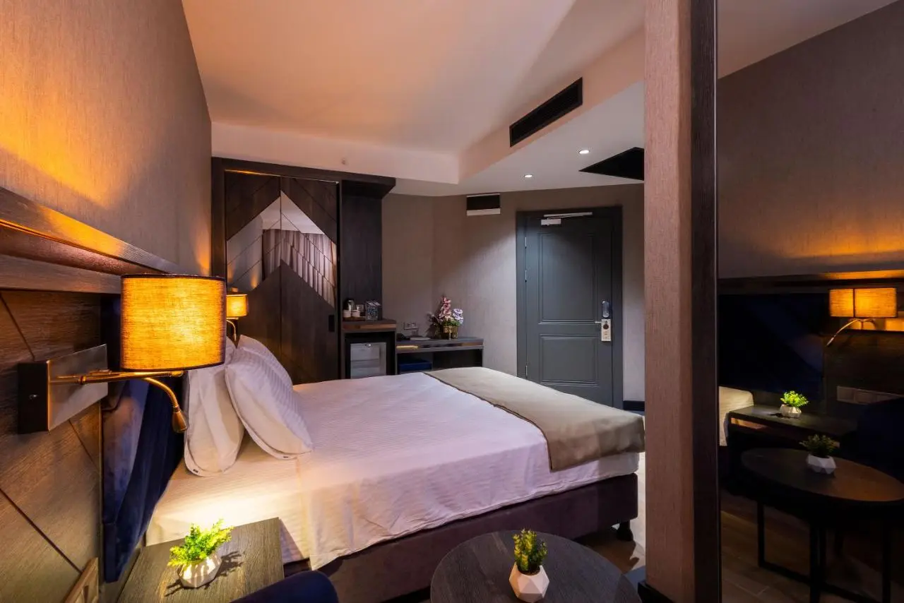 WestDoor Hotel
