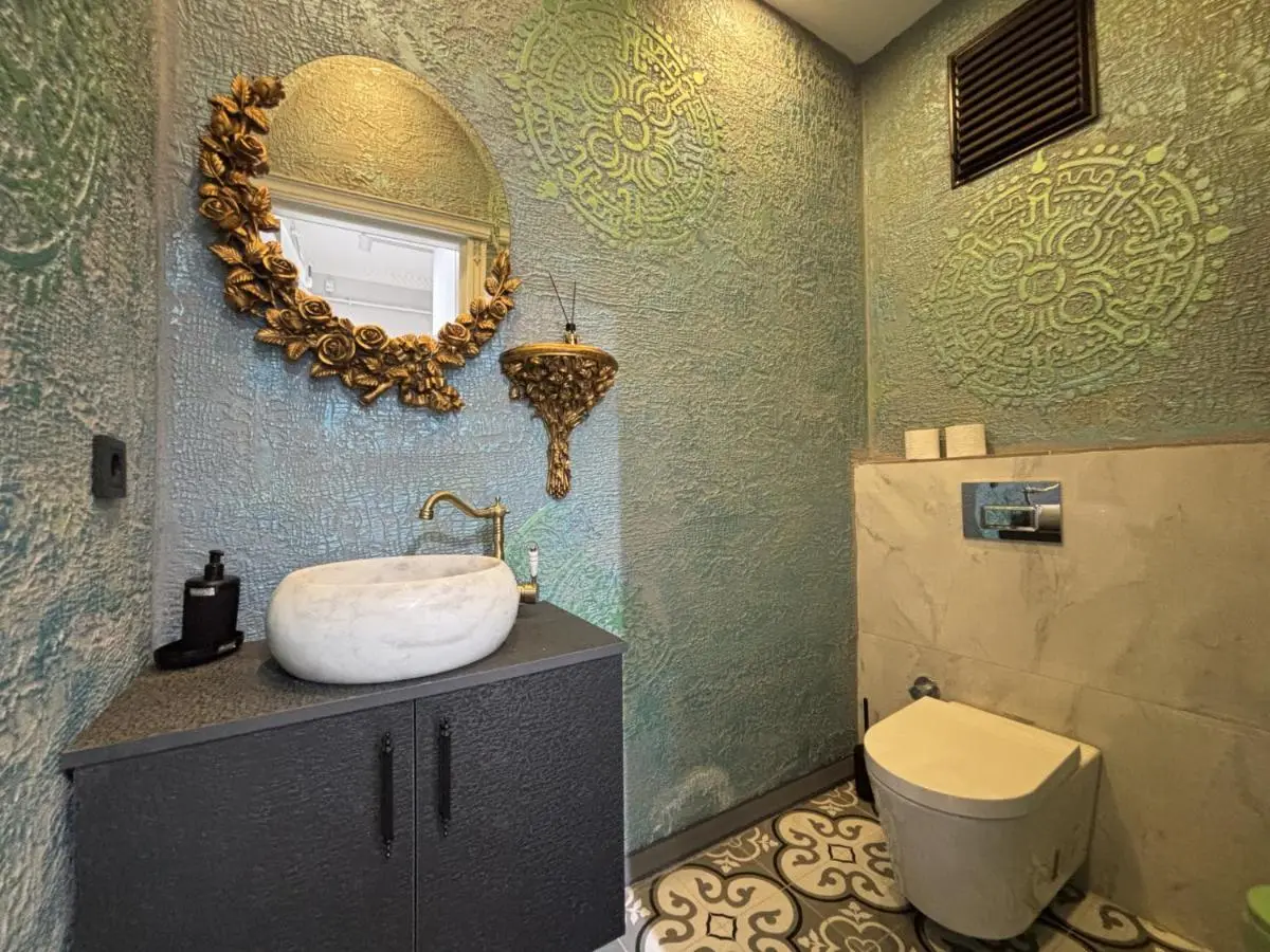 1BR w Turkish Hammam • Central Galata Stay