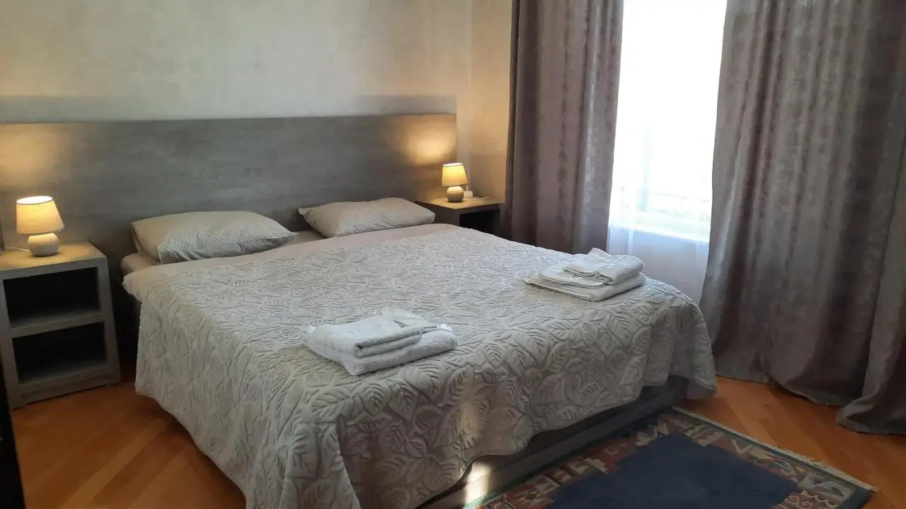 Makos Guest House