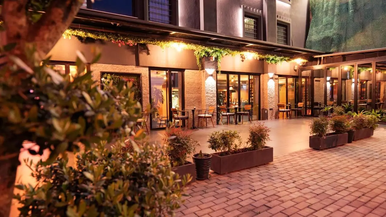 313 Villa City Center