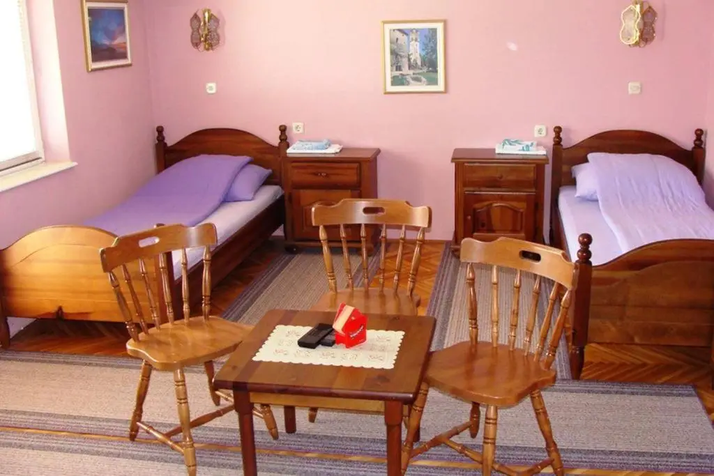 Saraj Guest House