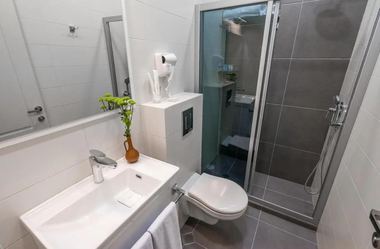 8 Rooms Apartotel On Meidan