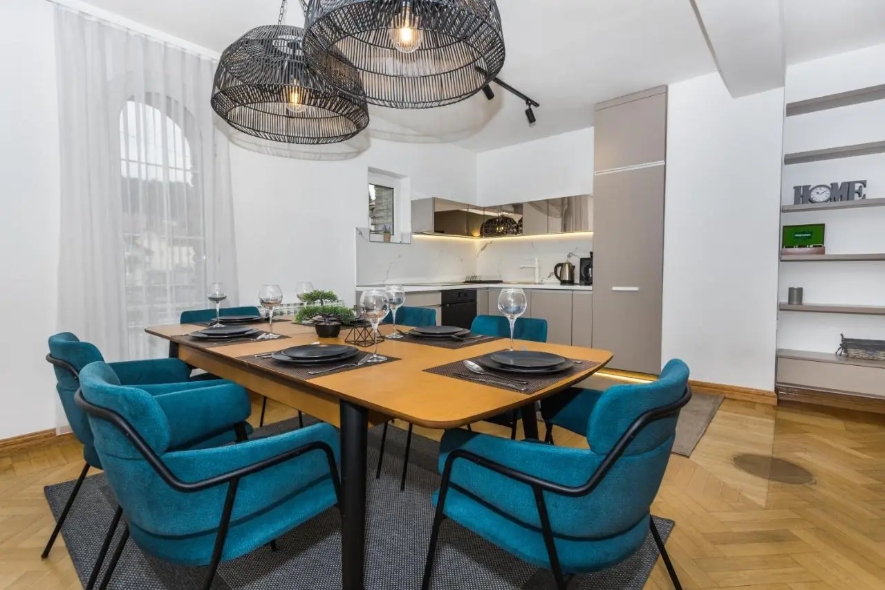 ApartVilla Art of Living luxury suite