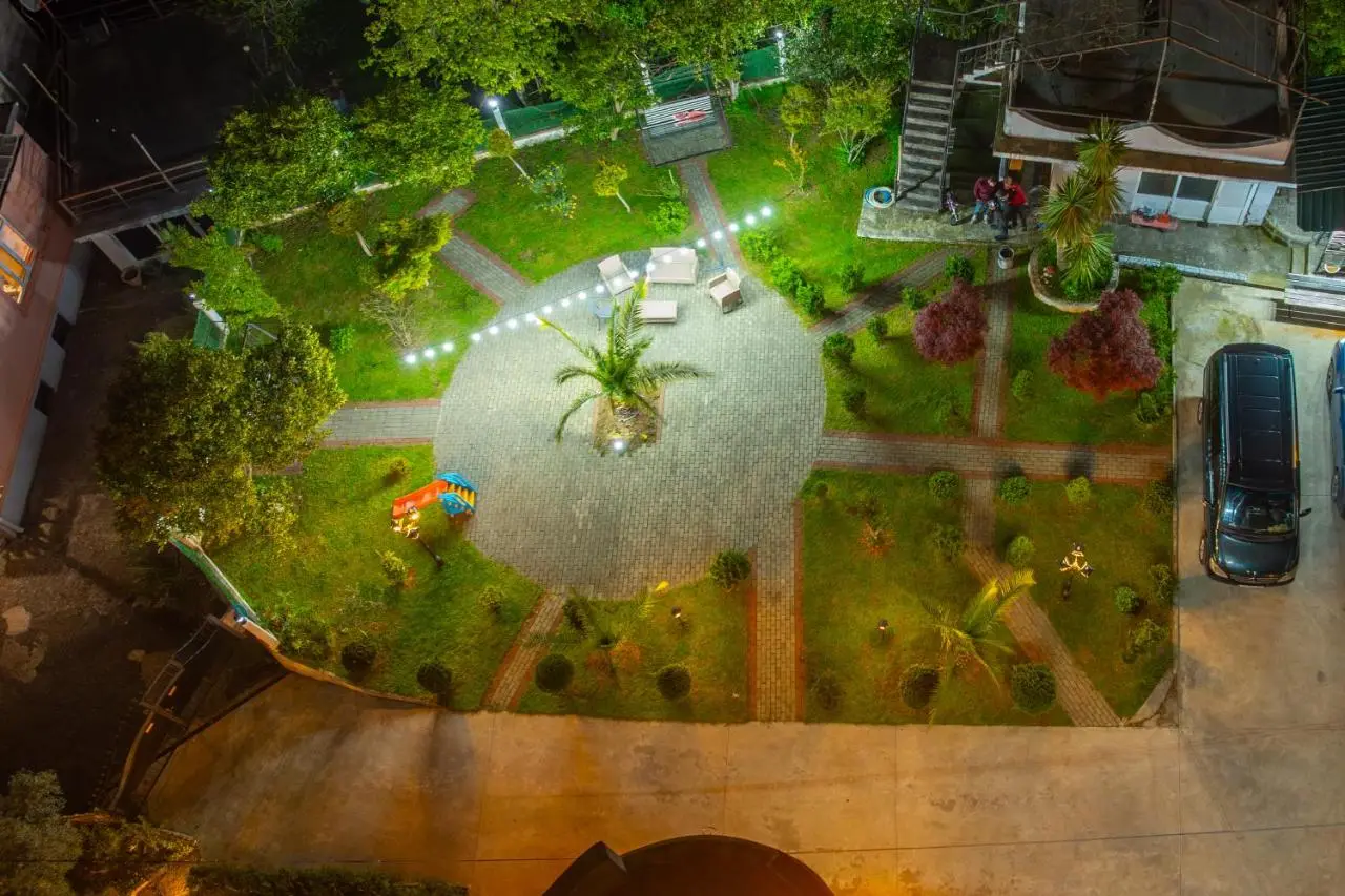 Green Yard Hotel
