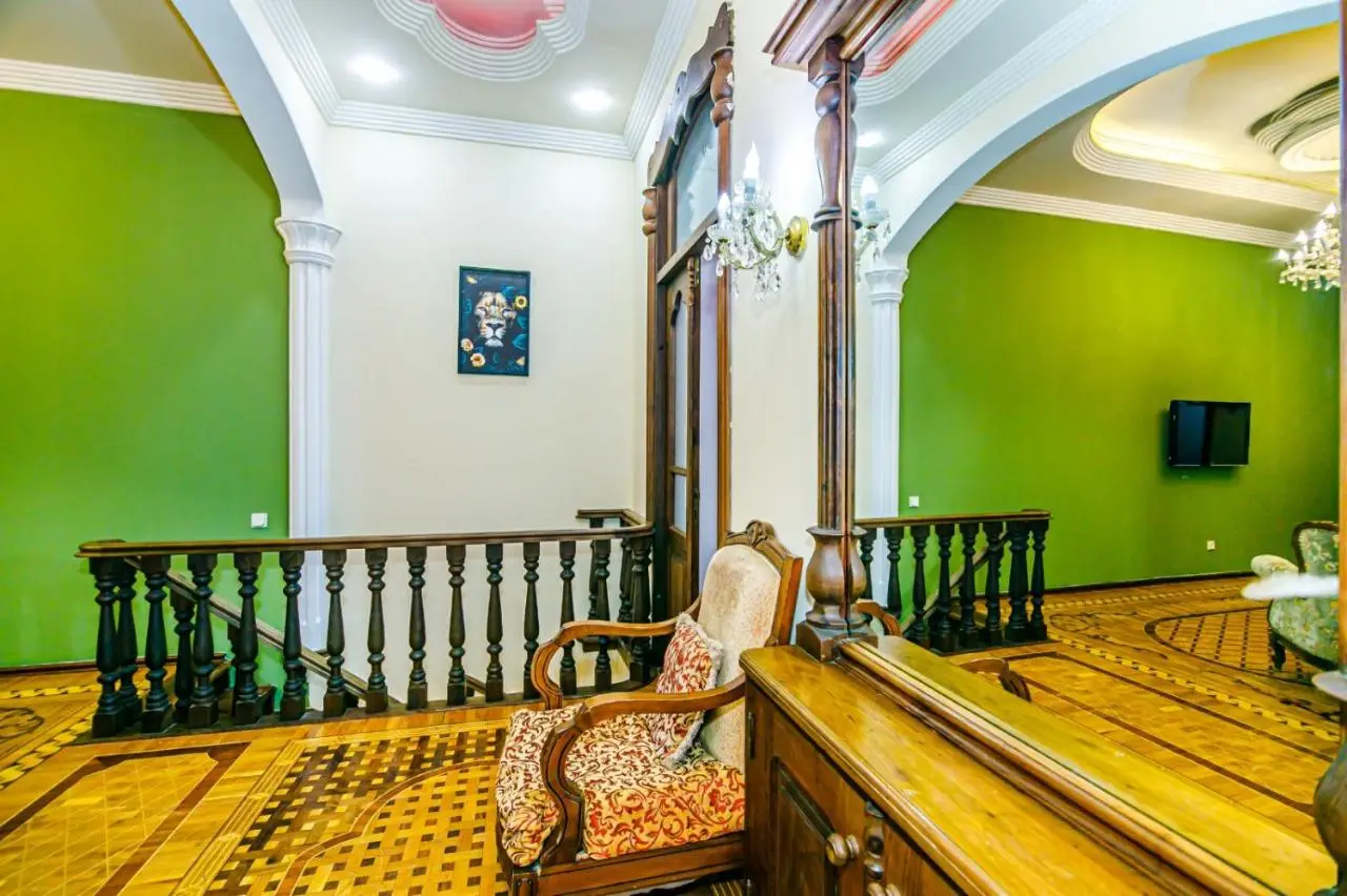 Targovu 4 Room Malakan Garden