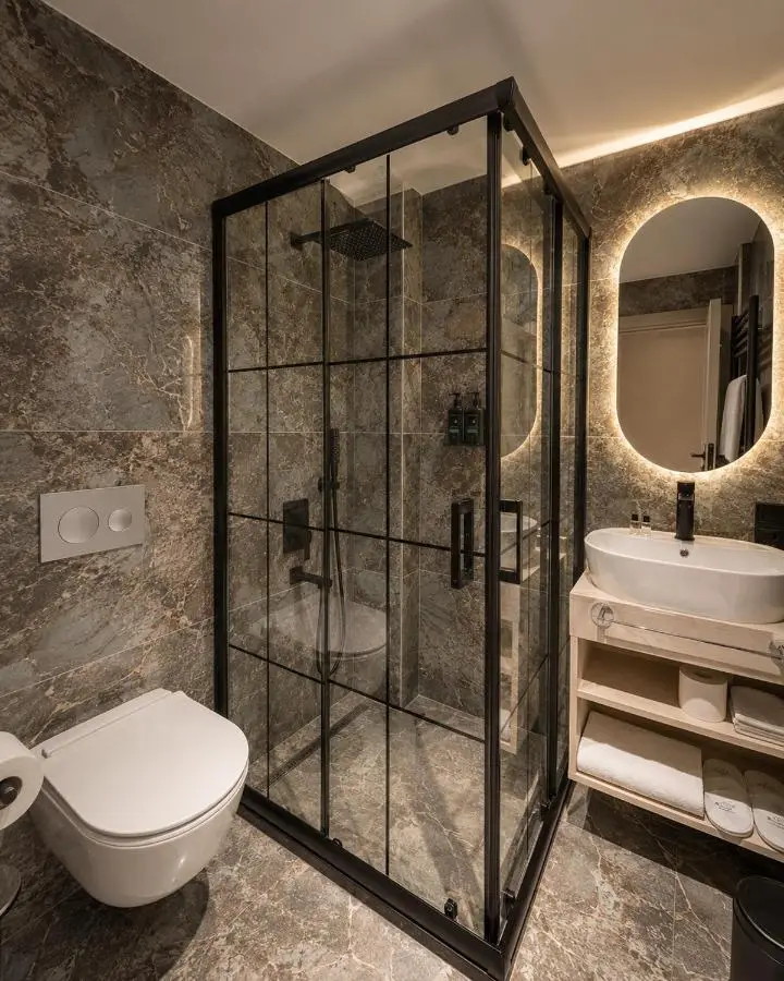 Nevv City Hotel