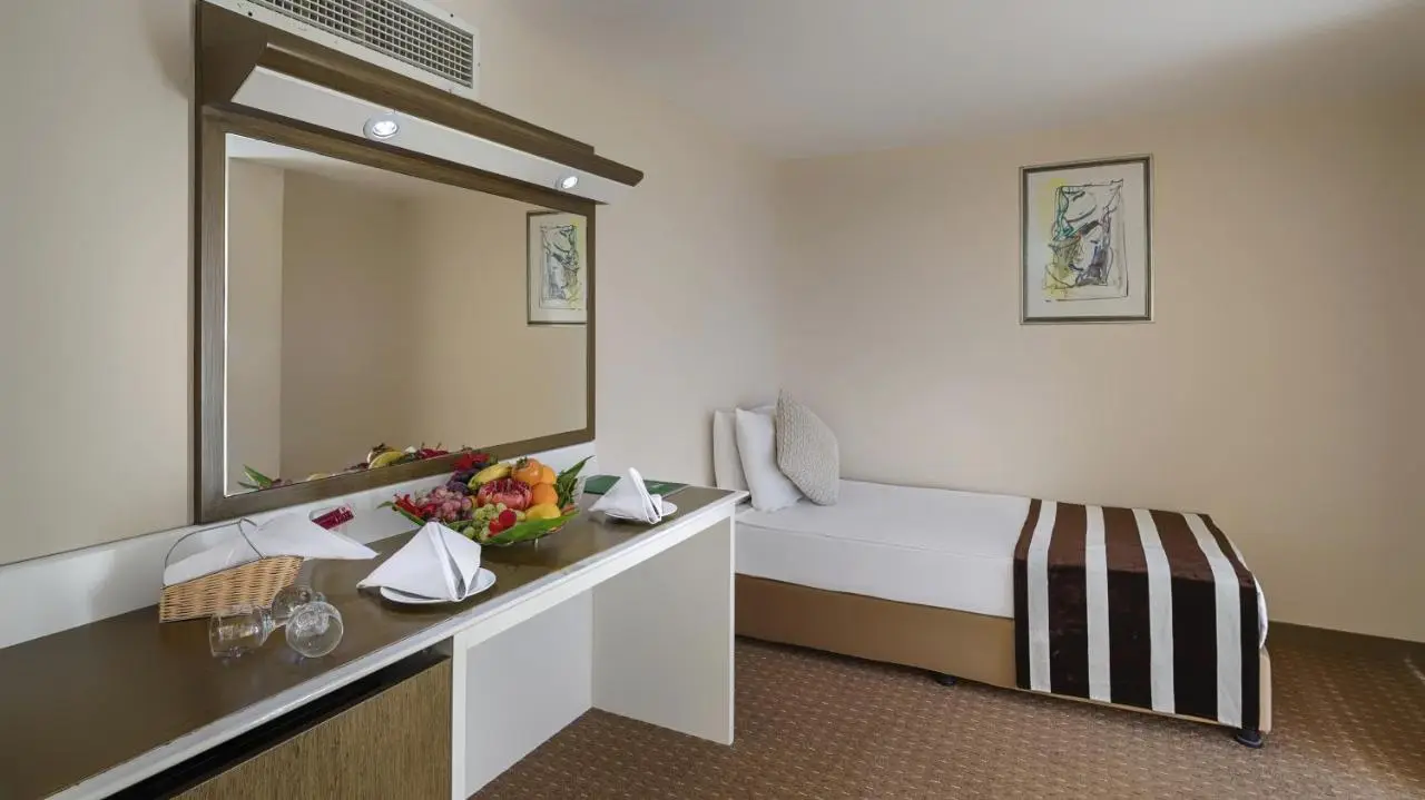 Green Max Hotel