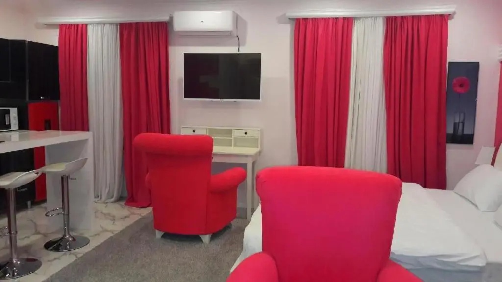 Hotel Lilo near Airport