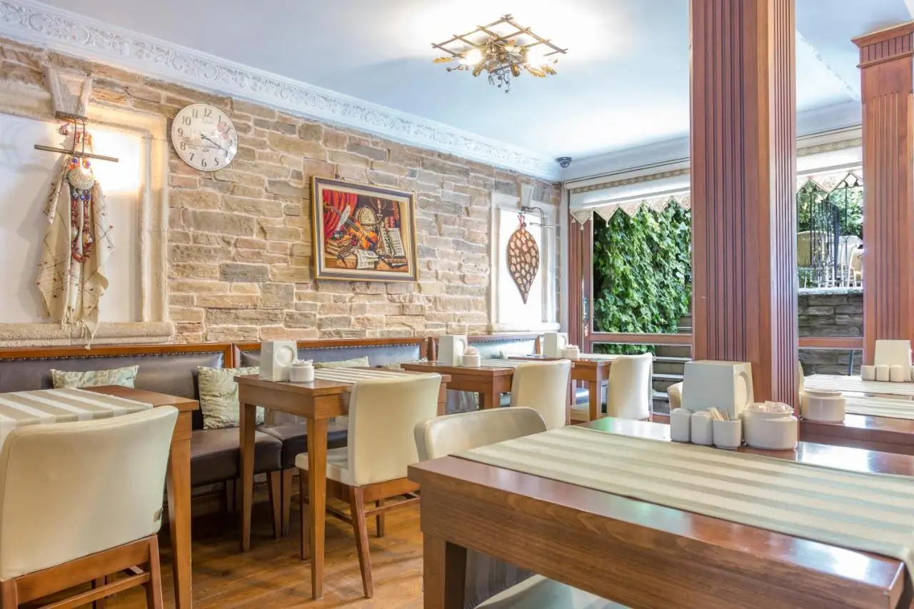 Sphendon Hotel