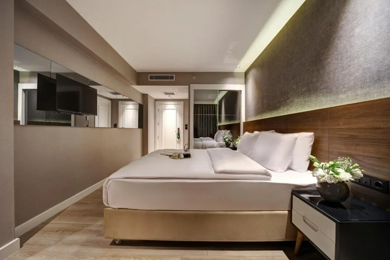 Dora Pera Hotel