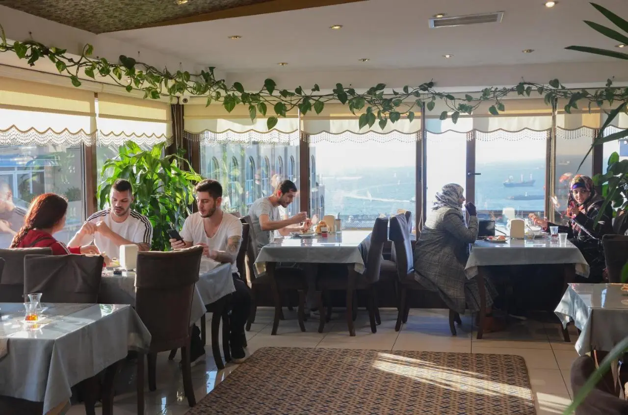 Grand Rosa Hotel