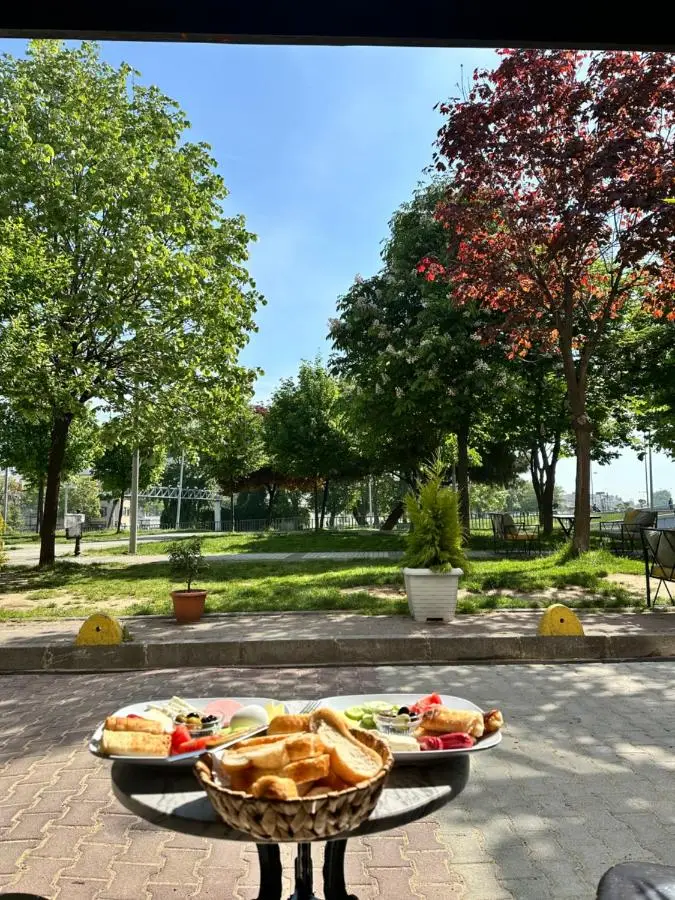 AVRASYAQUEEN HOTEL