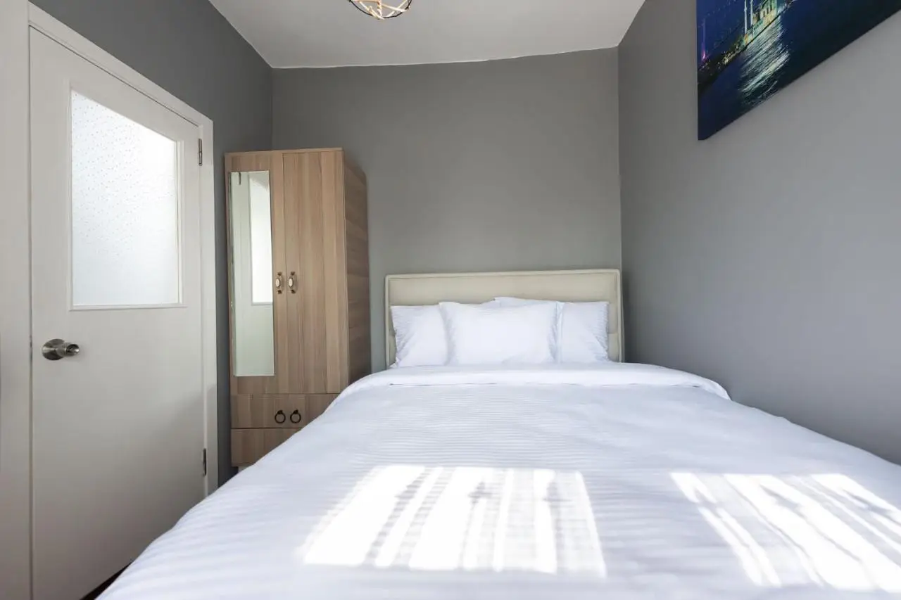 Bright Apart Hotel