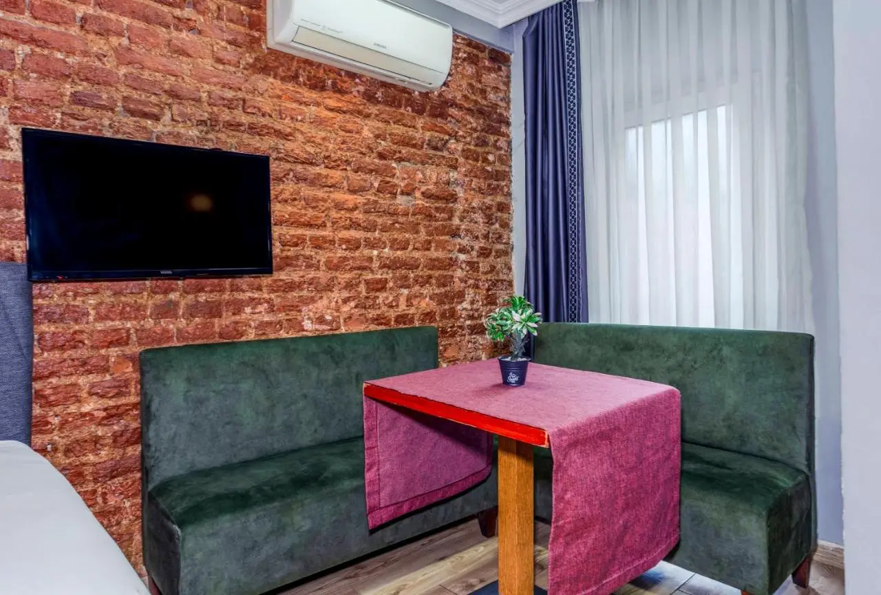 La Pera Suites Hotel
